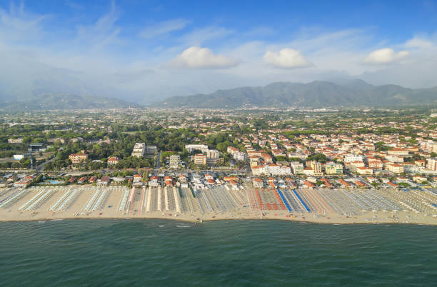 Veduta aerea del lungomare e della spiaggia di Lido di Camaiore